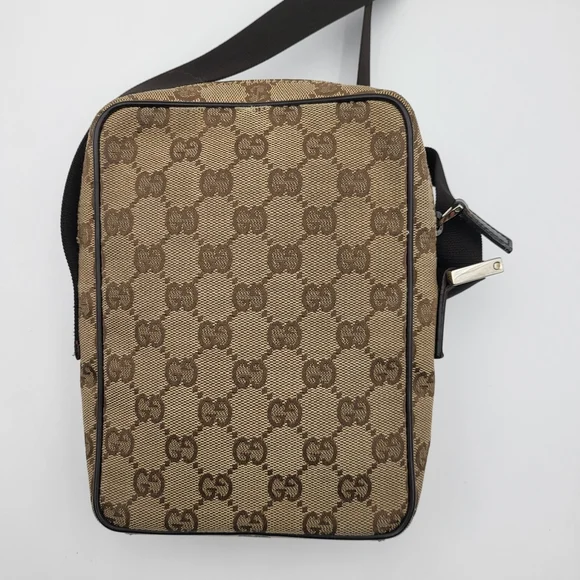 GUCCI GG Supreme Canvas Shoulder Bag..Authentic w/COA.. - Picture 2 of 16